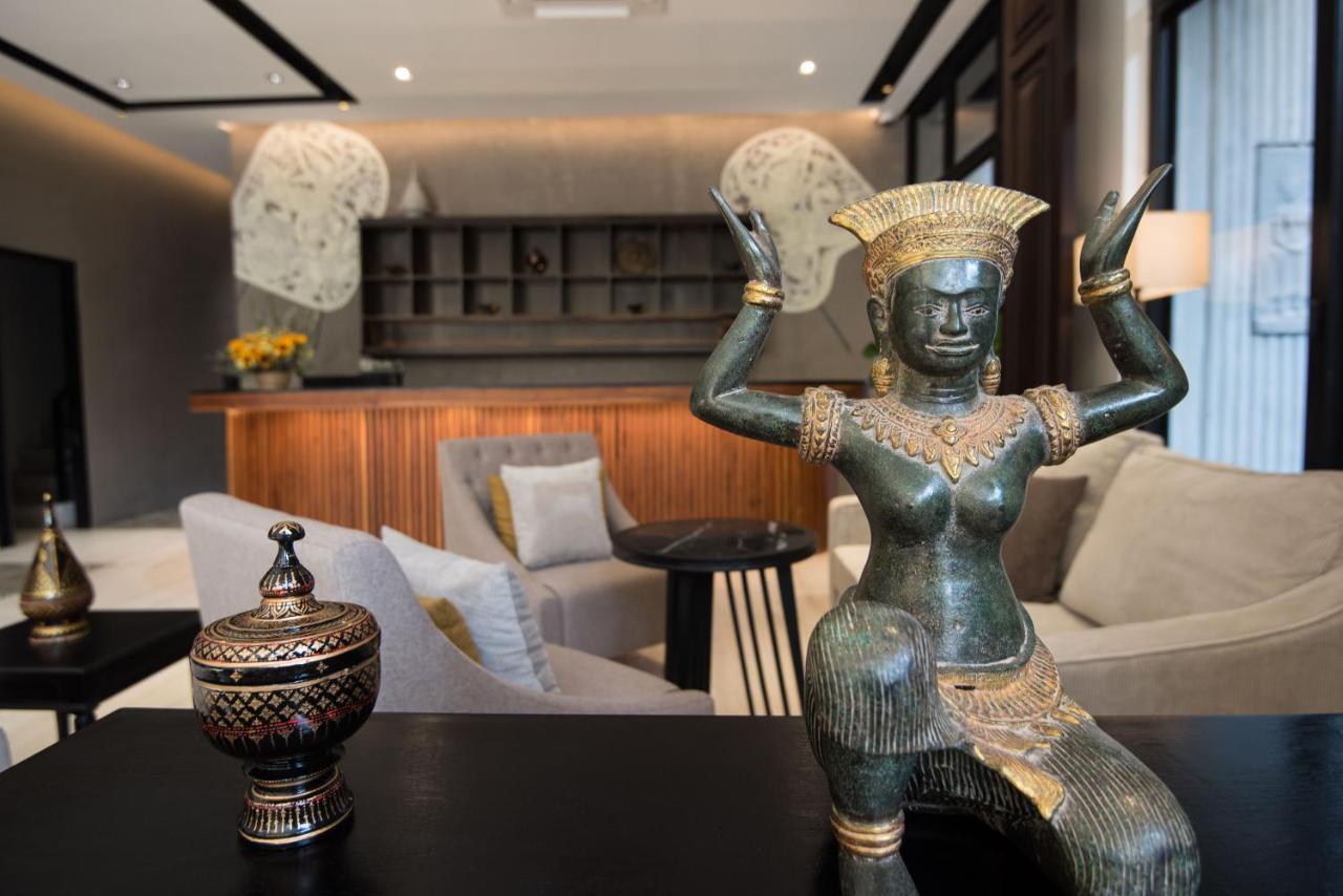 Glow Park Hotel Grand Royal Palace Phnom Pen Exterior foto