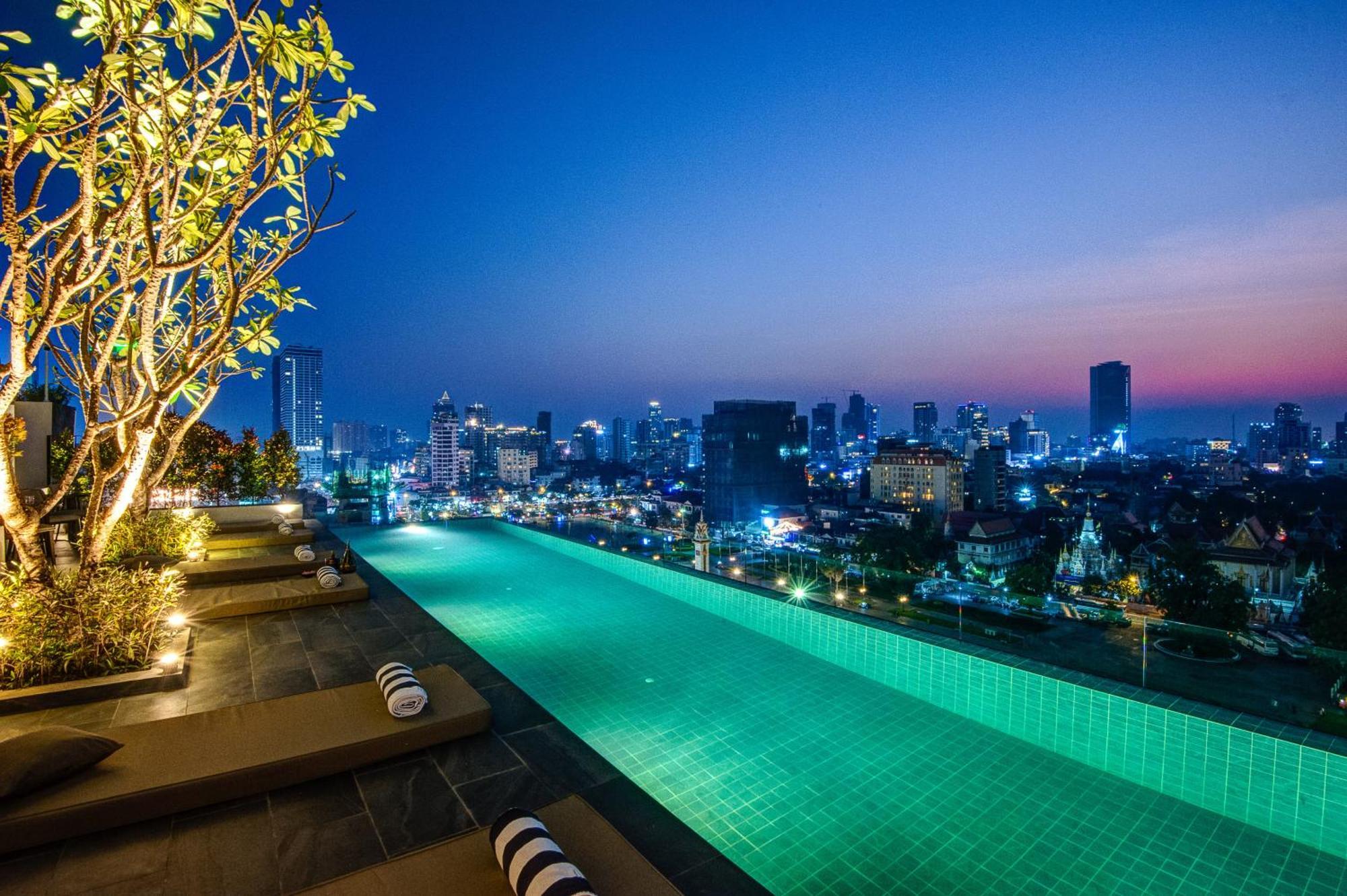 Glow Park Hotel Grand Royal Palace Phnom Pen Exterior foto
