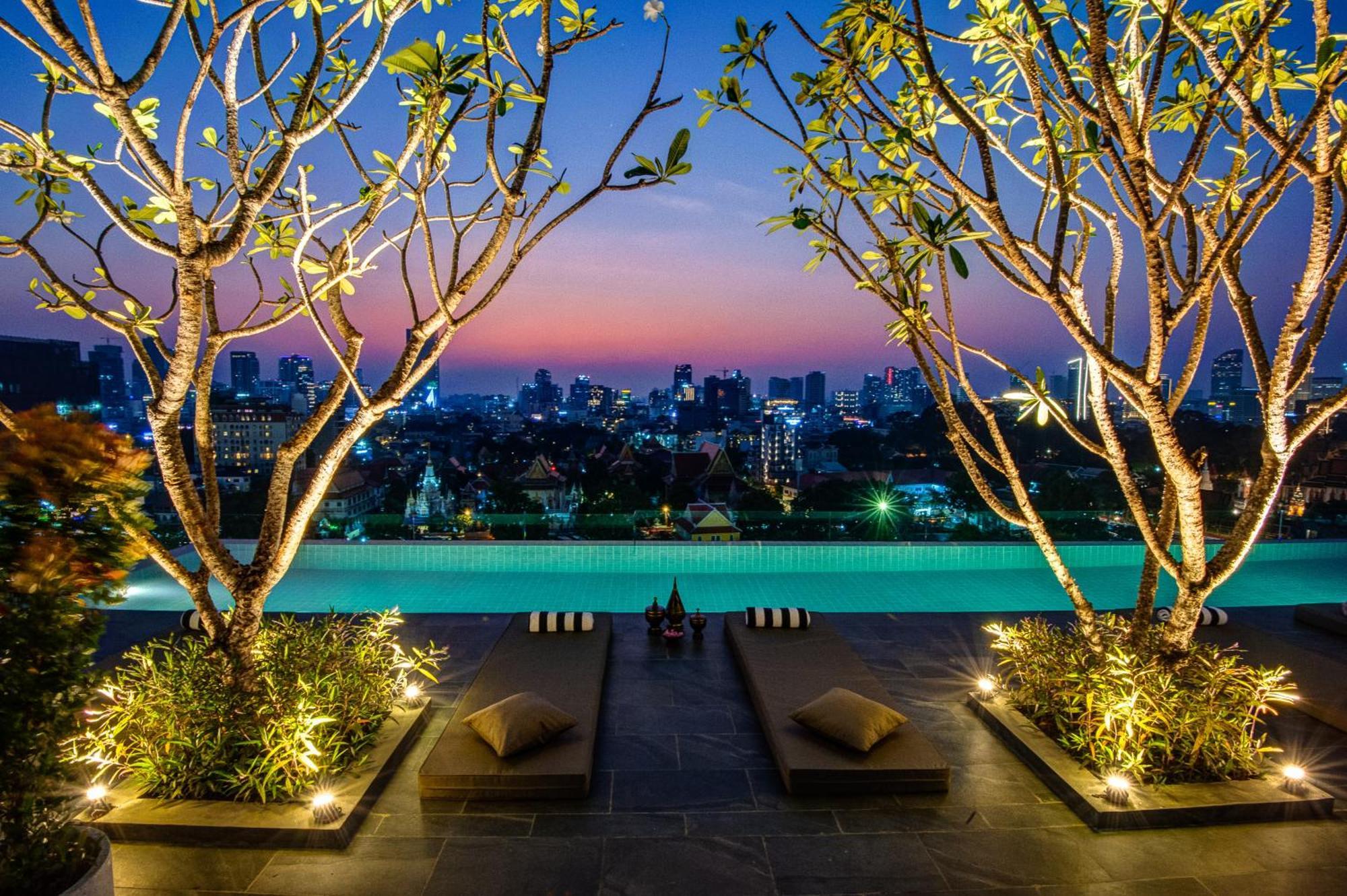 Glow Park Hotel Grand Royal Palace Phnom Pen Exterior foto