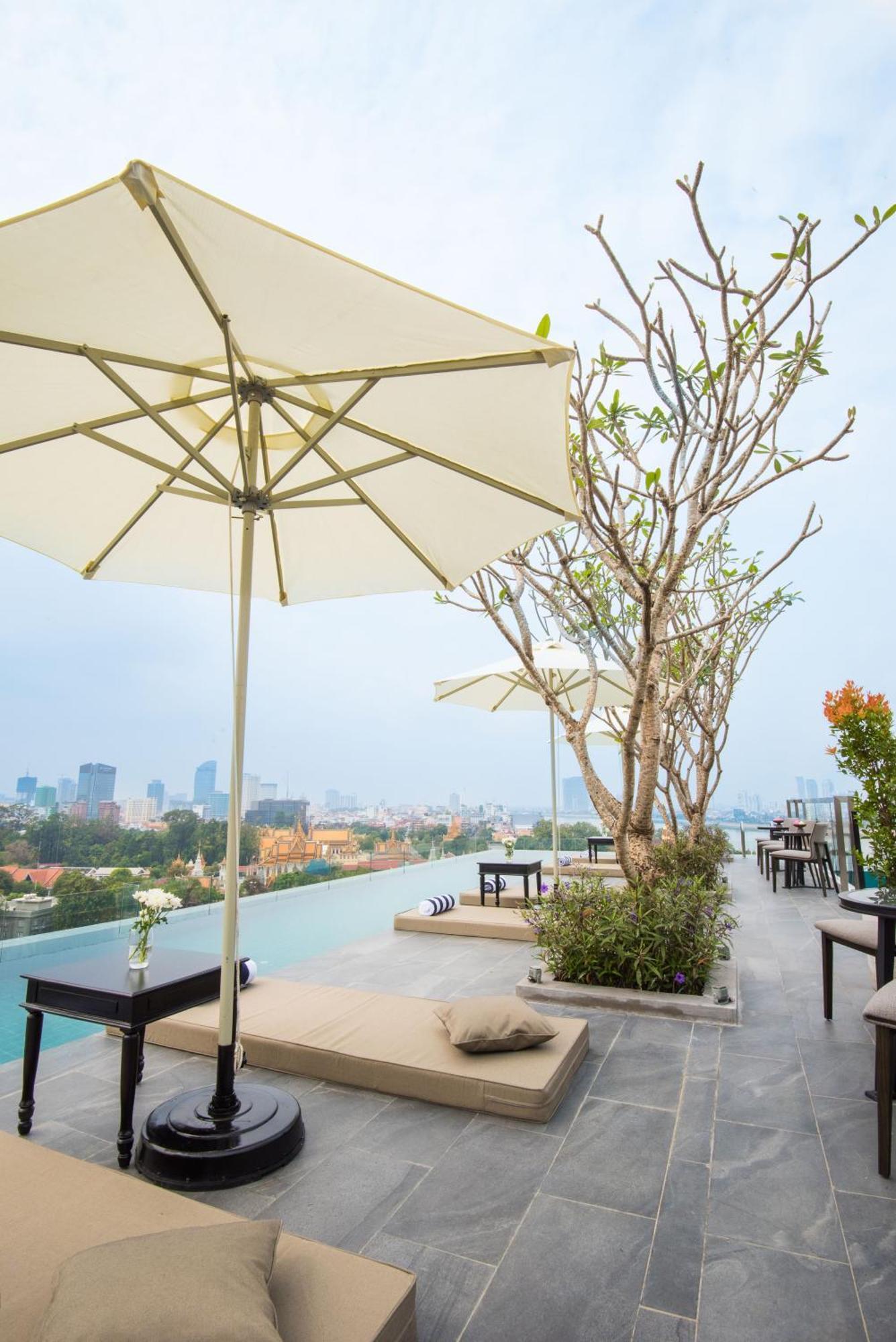 Glow Park Hotel Grand Royal Palace Phnom Pen Exterior foto