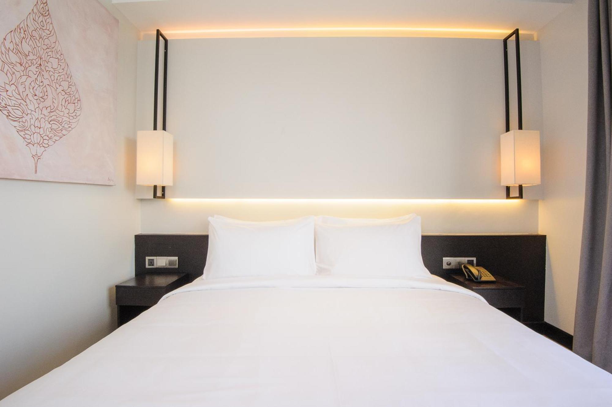Glow Park Hotel Grand Royal Palace Phnom Pen Exterior foto